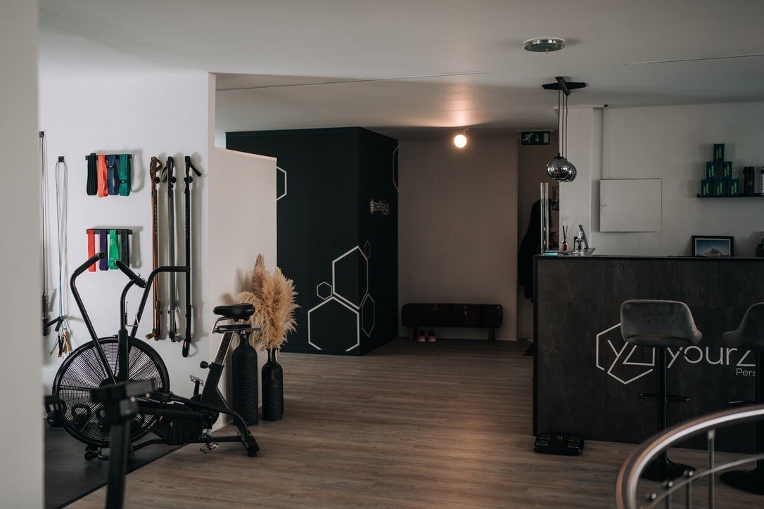 Trainingsbereich und Empfang der yourZone Lounge in Heilbronn